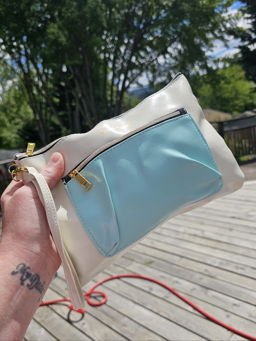 🔥JAPANESE EXCLUSIVE🔥 Banner Barrett Clutch-Style Bi-Color Pouch - Picture 6 of 13